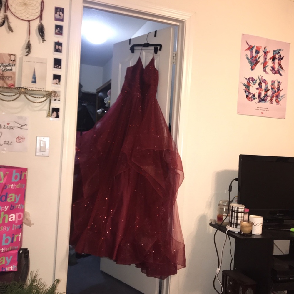 Beautiful Red Sparkly Prom Homecoming Dress